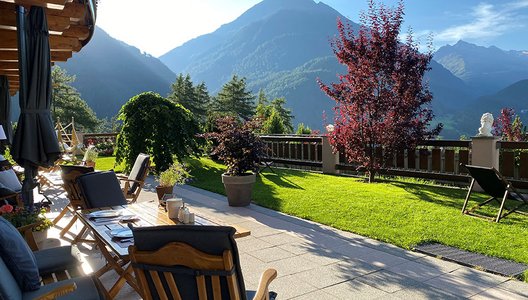 Frühstück mit Bergpanorama